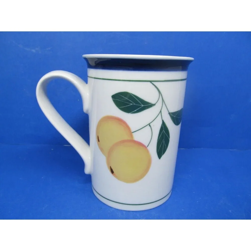 Dansk Berries Yellow Gooseberries On White 10 oz. Porcelain Mug VGC    2001-2003